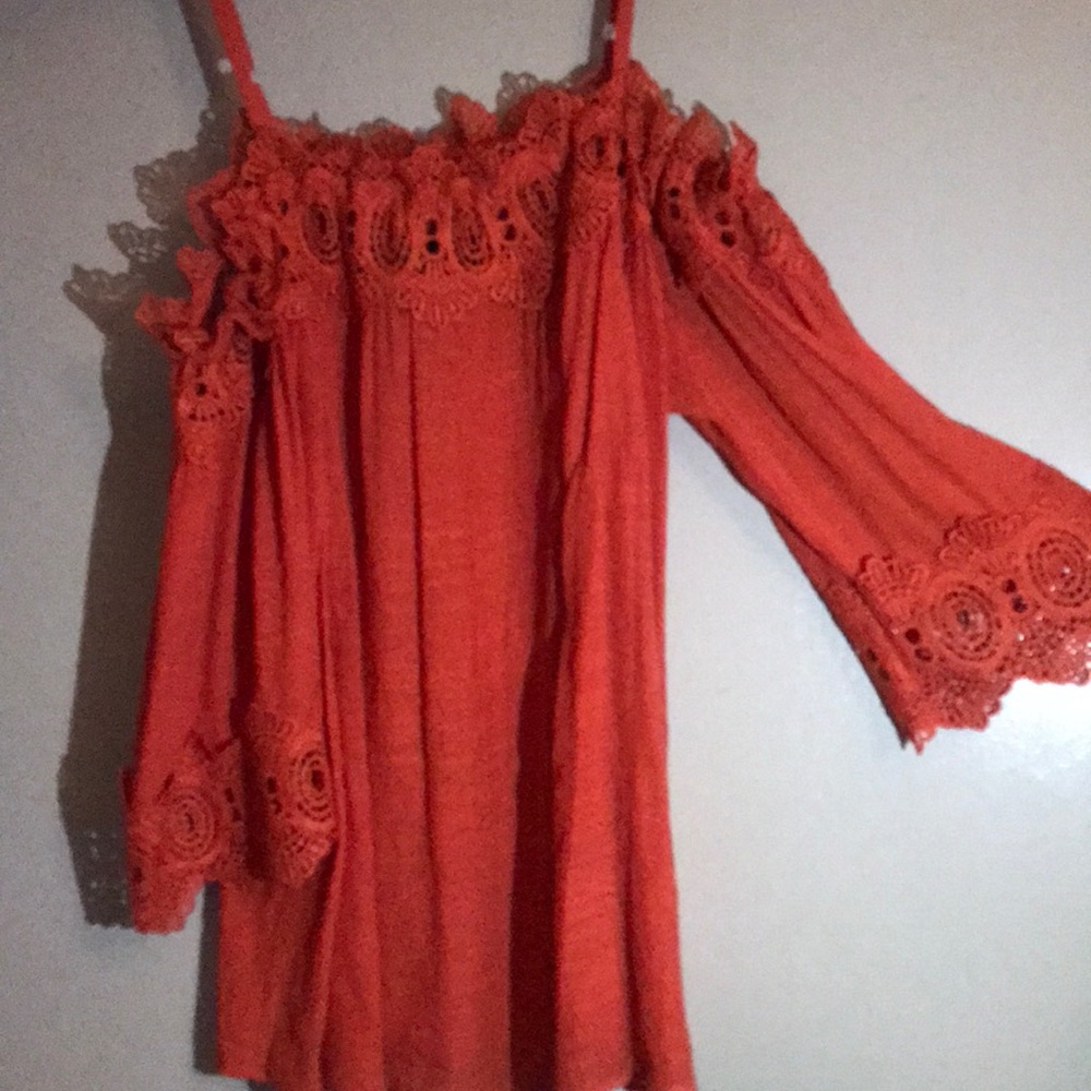 Off the shoulders shirt